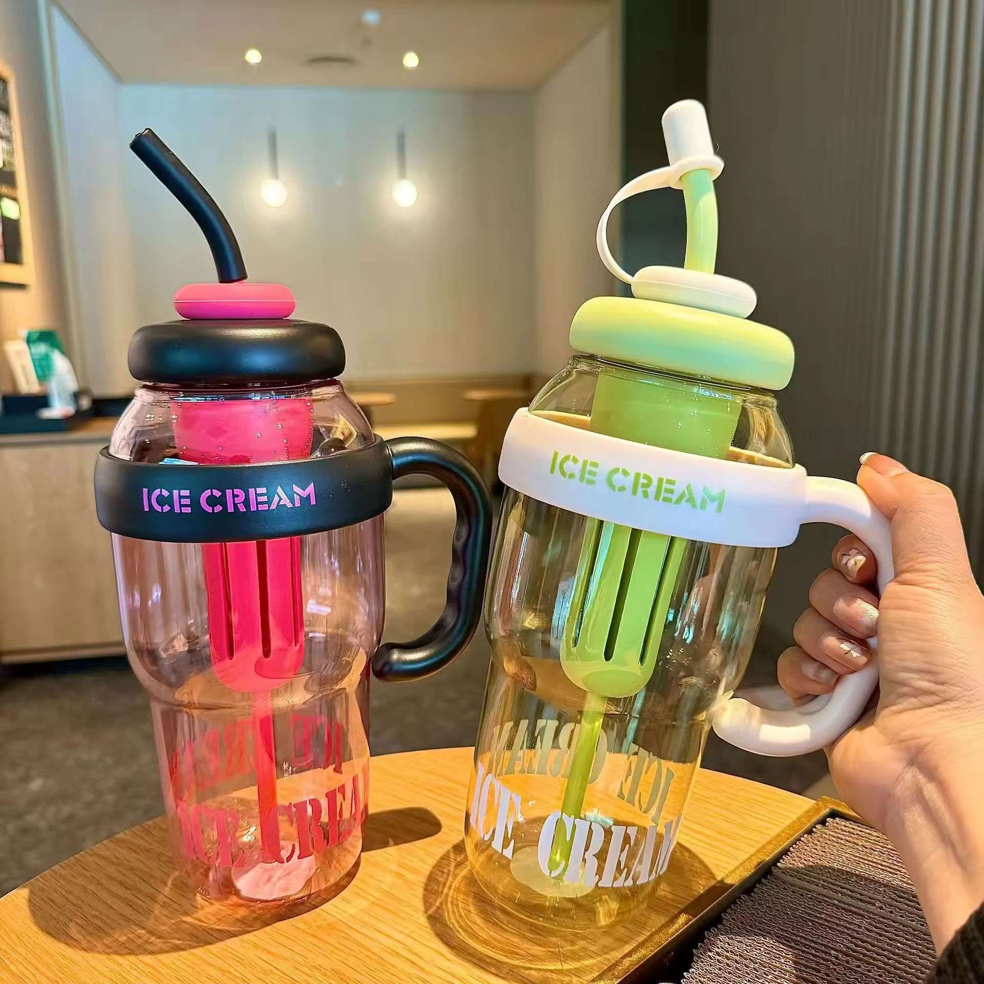 Large 1300ml Eco-Friendly Plastic Water Bottle with Straw & Leakproof Lid